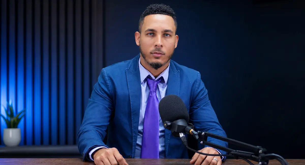 Edwin Morel: locutor, comentarista deportivo y creador digital dominicano